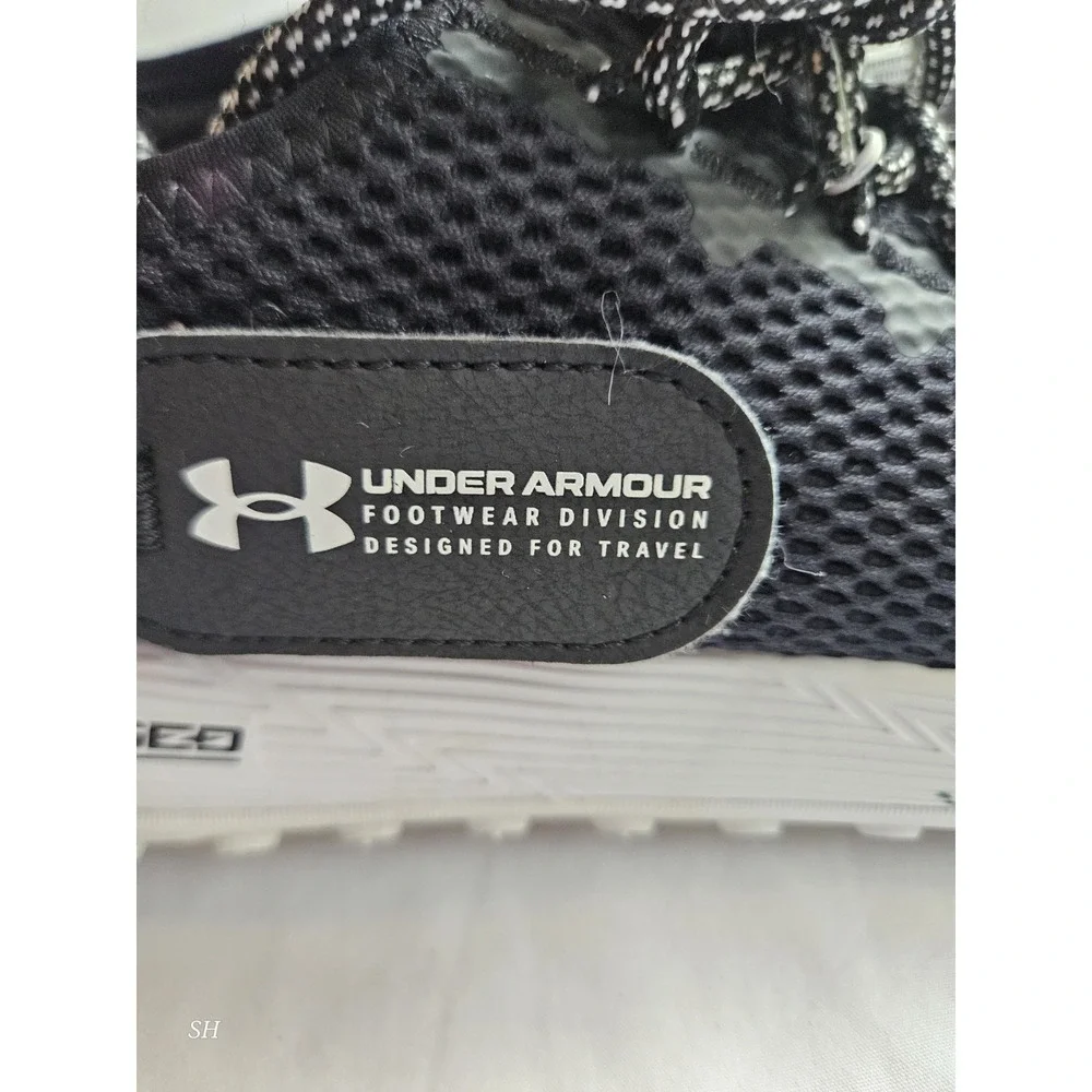 EUC MENS 9 Under Armour Fat‎ Tire Venture Black White